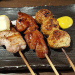 Yakitori Tebasaki Karaage Waiwai - 豚肉、レバー、つくね