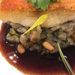 LE CIEL - 倍率ドン、更に倍。
      サザエ、松の実のリゾットは肝バターソース。ツブ貝の食感がまたアクセント。