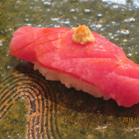 伊勢鮨 - 津軽海峡産中トロ