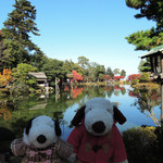 兼六園 三芳庵 - 日本三大名園・兼六園を観光中のボキら。
      兼六園の中にはお食事できるお店がいくつかあるんだよ。
      