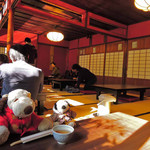 兼六園 三芳庵 - 窓からの眺めもいいので、お食事が終わったあとも、
      しばしくつろぐボキら。観光地で頂くお弁当なので
      正直そんなに期待してなかったけど、
      こちらのお弁当はお値段以上のお値打ちだと思います。