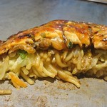 Hiroshima Fuu Okonomiyaki Yuuka - カキ　モダン焼　950円