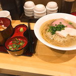 自家製麺 竜葵 - ランチ（平日限定）
            塩そば+ひつまぶしセット1,000円
