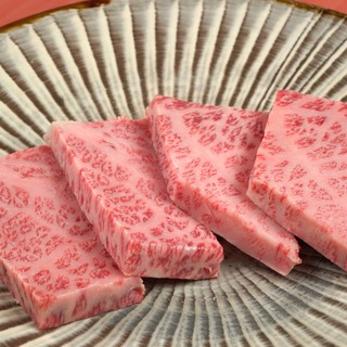 How about our carefully selected A4 domestic Japanese black beef?