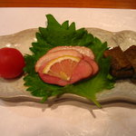 そば処 和 - 前菜（合鴨ロース薫製・トマトワイン煮・生麩煮浸し）