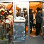 キャロリーヌ - お店に並ぶ人たち