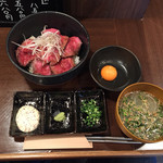 161211 ローストビーフ丼