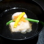 蓮根もちと海老のお吸い物（八坂神社の水を使用）