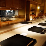祇園 にしかわ - カウンター席