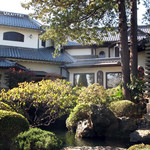 横浜うかい亭 - うかい亭内の庭園。明治の迎賓館は和洋折衷で重厚。