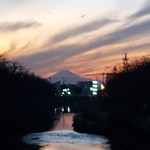 ブラジル屋 - 帰りは、矢那川に富士山が映えます
