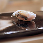 日本橋蛎殻町 すぎた - 鰆（さわら）のわら焼きの握り