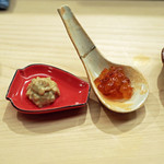 日本橋蛎殻町 すぎた - 筋子の味噌漬けと、牡蠣を酒蒸しにして酒粕と白味噌をあえたもの