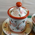 ブラジル屋 - エヴァミルクの入ったミルクポット