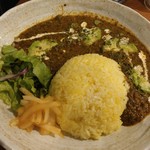 SPICY CURRY 魯珈 - 限定カレー ほうれん草とアボカドのカレー