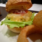 ダグズ・バーガー - ダグズ・チーズバーガー LAVAアップグレード