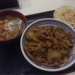 Yoshinoya - 牛丼、あたまの大盛りサラダ・味噌汁セットをけんちん汁とごぼうサラダに変更