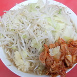 ラーメン二郎 - 小ラーメン＋野菜ニンニク＋キムチ