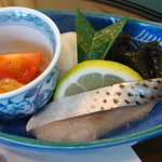 Abuto Kurashikikan Tenryou - サービスランチの酢の物