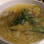 施家菜 - 牡蛎とレタスの汁そば