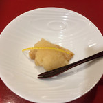 美かさ - 15. 洋梨の天ぷら（生クリームとシャーベットがけ、柚子皮のせ）