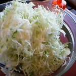 とんかつぽるく - キャベツ・2人では食べ切れません。