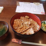 炭焼豚丼 空海 - ロース肉