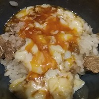秋田牛鉄板焼 銀座五明 - 秋田牛すき焼きの玉子と白トリュフご飯の最強コンビ