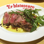 エル ビステッカーロ デイ マニャッチョーニ - 牛肉のタリアータ(サーロインステーキ)