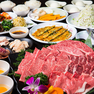 Enjoy Kuroge Wagyu beef at a reasonable price! We recommend the luxurious all-you-can-eat course