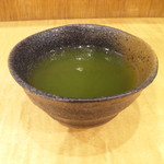 まぐろ丼 ぶんた - 粉茶です