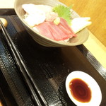 まぐろ丼 ぶんた - 程よいボリューム