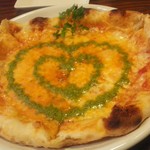 雪詩慕雲 - 2016年12月7日
      マルゲリータ
      バジルソースがハート？