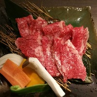 極上松阪牛 牛追道中 - 肉皿アップ