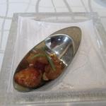 クイントカント - リードヴォーと帆立　栗の花のハチミツと苺で
      