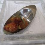 クイントカント - リードヴォーと帆立　栗の花のハチミツと苺で
      