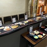 花の木 - お店の入り口にあるメニュー