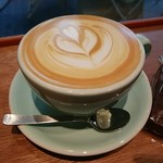 COLOSO COFFEE TOKYO - カフェラテ、チョコレートブラウニー