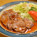 レストラン狸亭 - 牛ひれ肉のショウガ焼き