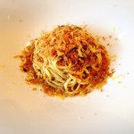 タリオリーニ 柑橘系のパン粉とキノコ