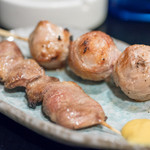 鶏嘉 - 2016.12 心臓串（160円）、トマト巻（230円）