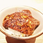 焼肉すどう - 佐賀牛シャトーブリアン
      白ご飯と共に
      この流れでご飯と一緒はヤバイです！
      
      
      