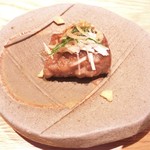 焼肉すどう - 和牛ハラミ
      大葉・茗荷・白葱と燻製醤油で
      溢れる肉汁と香味野菜がベストマッチ！