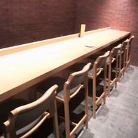 焼肉すどう 春吉 - 今回は一人での来店だったので、特別にカウンター席で須藤さんと一対一で食事をさせていただきました