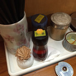 らーめんの力麺 - 卓上の薬味