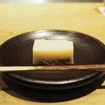 室町 和久傳 - ゆりねの羊羹
      
      「2016.12夜利用」