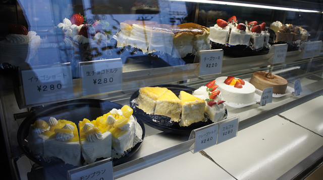ショートケーキと言う名の店ですが シュークリームがメインの店 手作りの店 ショートケーキ By ぁおさん ショートケーキ 旭川四条 洋菓子 その他 食べログ ショートケーキと言う名の店ですが シュークリームがメインの店 手作りの店 ショートケーキ By ぁおさん ショートケーキ 旭川四条 洋菓子 その他 食べログ
