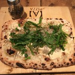 APIZZA - シラスと大葉のピザ