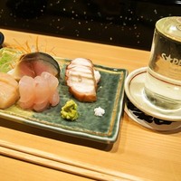 金寿司 - お造り盛り合わせ ＆ 冷酒（国稀）