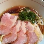 らーめん　かねかつ - ラーメン￥800＋豚チャーシュー￥300